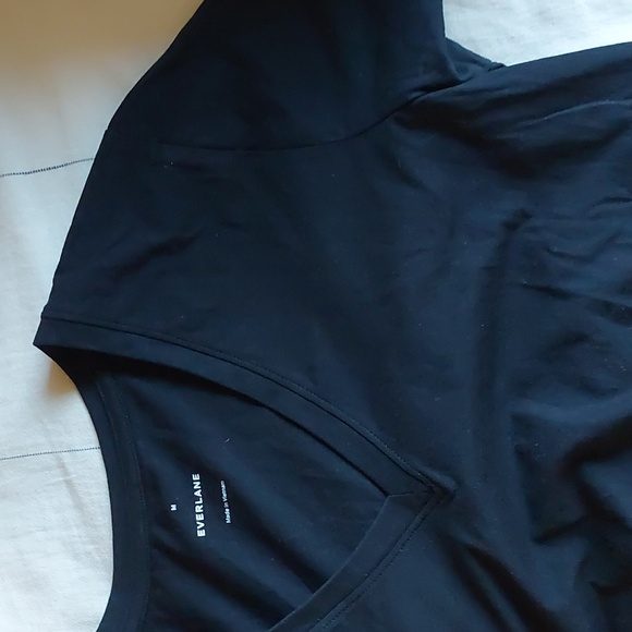 NWOT EVERLANE The Organic Cotton Slouchy V-Neck size medium black - Picture 3 of 3